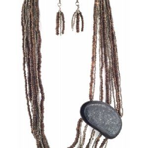 30/MULTI LAYERED WOODED BEADS WITH BIG WOODEN PENDANT